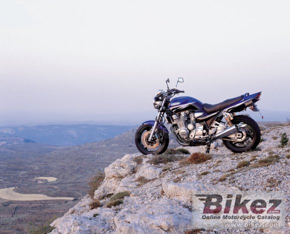 2002 Yamaha XJR 1300 photo